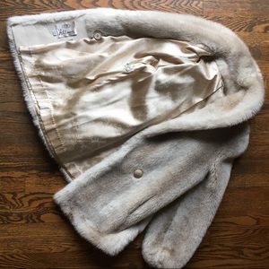 Vintage Hillmoor New York faux fur coat